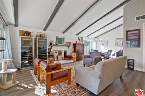 1527 Wakefield Ave, Anaheim CA  92802-3925 exterior