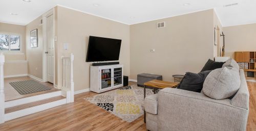 9147 Fairmont Ct, Orland Park, IL 60462-3242
