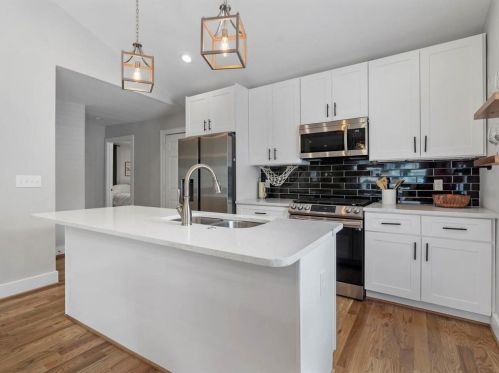 993 Burns Dr, Atlanta GA  30310-4631 exterior