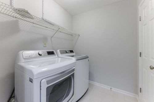 866 Lenox Oaks Cir, Atlanta GA  30324-2839 exterior