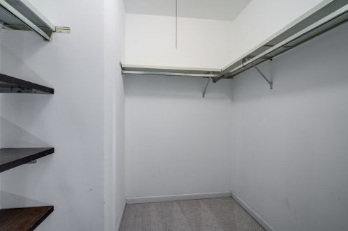 552 Alton Ct, Carol Stream IL  60188-9212 exterior