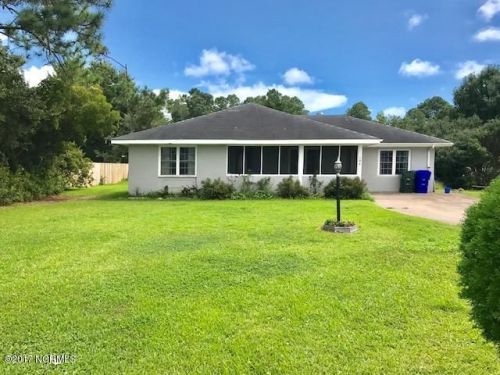 104 Fairview Dr, Cape Lookout National Seasho, NC 28516-1626