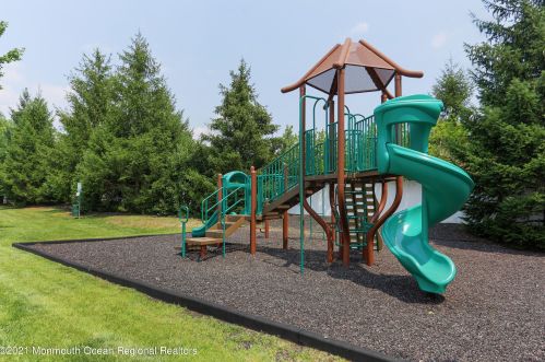 622 Ml Pond Way, Tinton Falls NJ 07724-2478 exterior