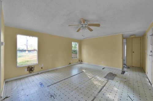 17097 Vly Ln, Conroe TX  77306-8646 exterior