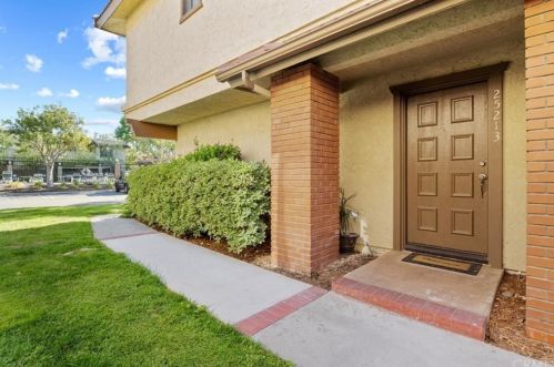 25213 Oak Canyon Ln, El Toro, CA 92630-6407