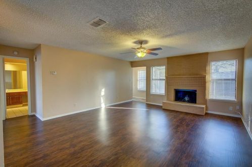 1208 Timbercrest Dr, Fort Worth TX  76126-2814 exterior