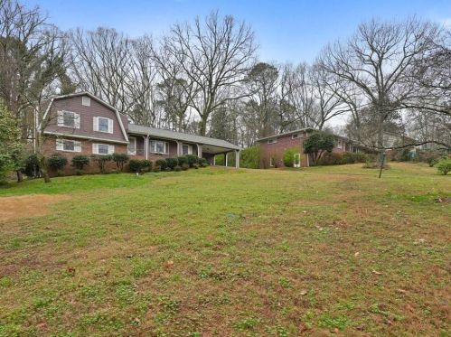596 Kenilworth Cir, Stone Mountain, GA 30083-3412