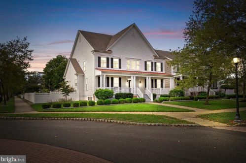 33 Newtown Blvd, Trenton, NJ 08691-4107