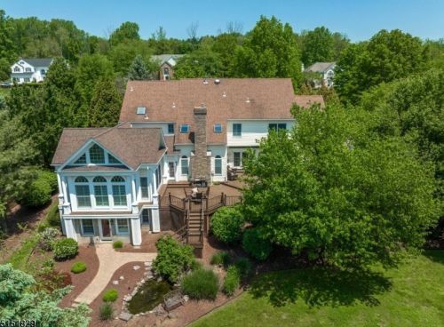 7 Montaine Pl, Lebanon, NJ 08833-4017