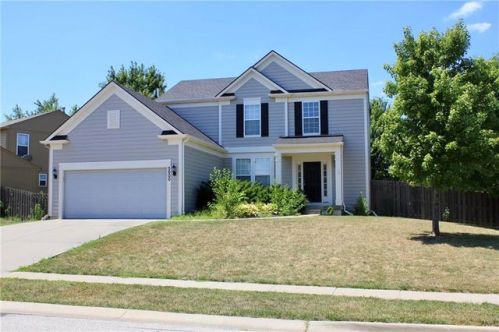 5600 Millridge St, Shawnee Mission, KS 66218-8409