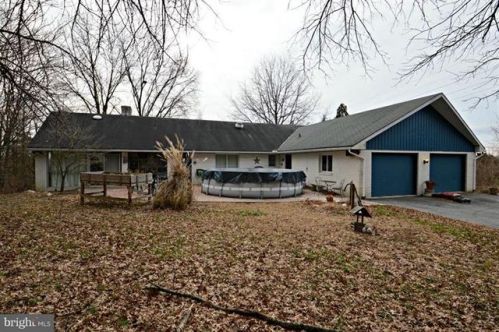 1249 Ridgewood Rd, York, PA 17406-1754