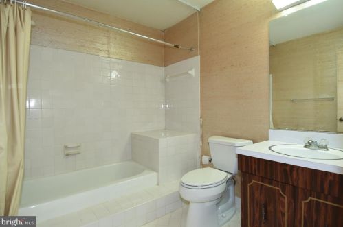 15037 Butterchurn Ln, Silver Spring MD 20905-5741 exterior