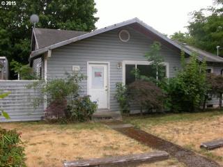12334 Kelly St, Portland, OR 97236-3234
