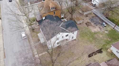 388 Jefferson St, Rochester, PA 15074-2040