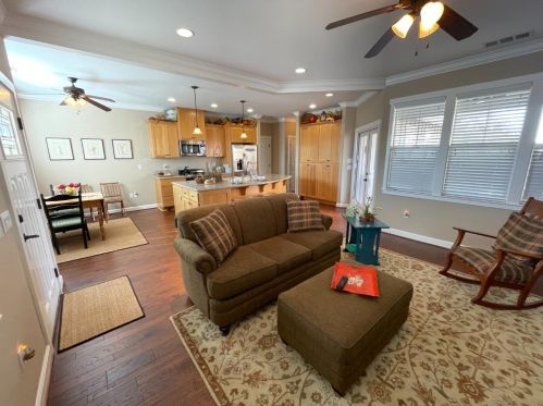 123 Cottage Cir, Vallecito, CA 95247-9372