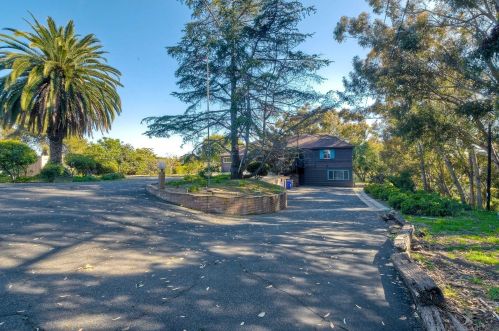 121 Parnassus Cir, Oceanside, CA 92054-4544