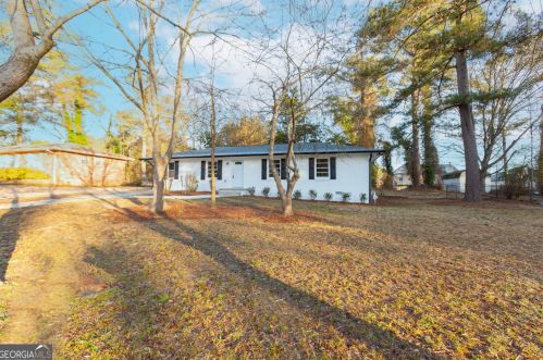 5864 Ronnie Dr, Rex GA 30273-1059 exterior