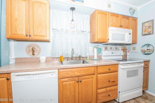 616 Cardeza Ave, Brielle, NJ 08730-1916