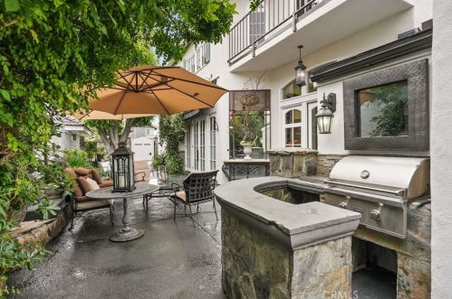 43 Sandpiper, Irvine CA  92604-3646 exterior