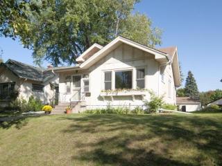 2551 Arthur St, Minneapolis, MN 55418-3901
