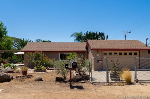 236 Sierra Vista Dr, El Cajon, CA 92021-4060