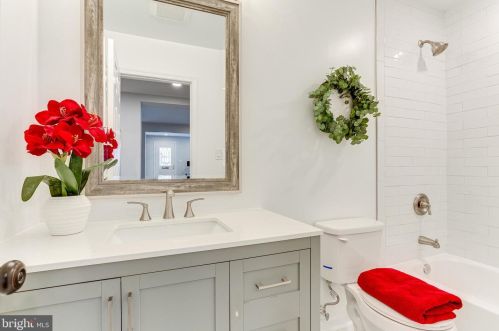 114 Williamsburg Dr, Silver Spring MD 20901-2728 exterior