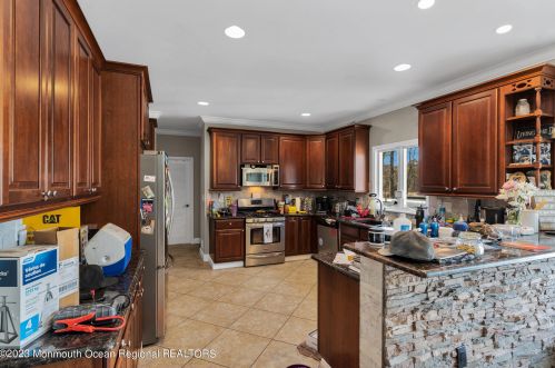 284 Friendship Rd, Wall Township NJ  07731-1970 exterior