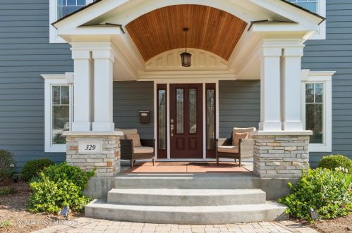 329 Cottonwood Ln, Naperville, IL 60540-5046