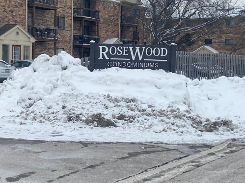 2211 Nichols Rd, Arlington Hts, IL 60004-1230