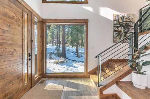 9234 Heartwood Dr, Truckee CA  96161-5210 exterior