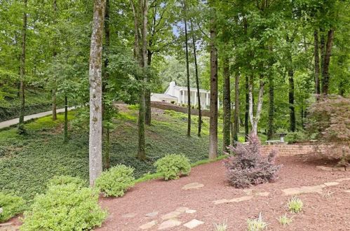 5700 Lake Island Dr, Atlanta GA  30327-4836 exterior