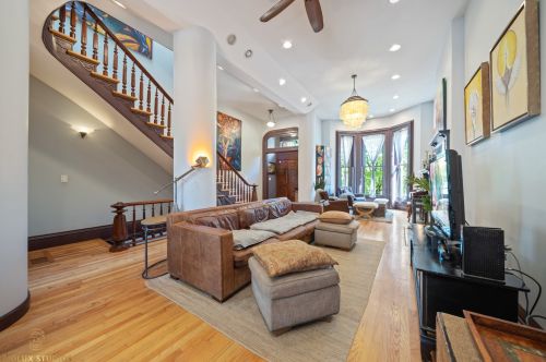 3156 Prairie Ave, Chicago, IL 60616-3904
