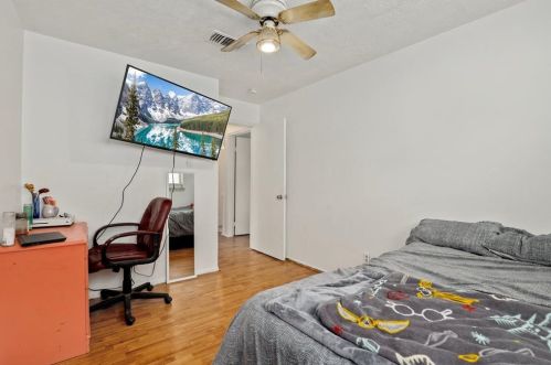 1611 Cantrell, Conroe TX  77301-4008 exterior