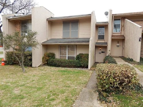 306 Valley Park Dr, Garland TX  75043-2955 exterior