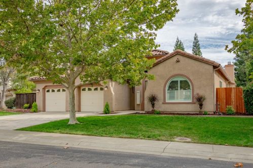 7015 Barranca Dr, Folsom, CA 95762-9697