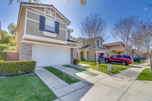 1766 Cottonwood Dr, Vista, CA 92081-4500