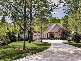 7892 Lakeview Dr, Denver, NC 28037-8243