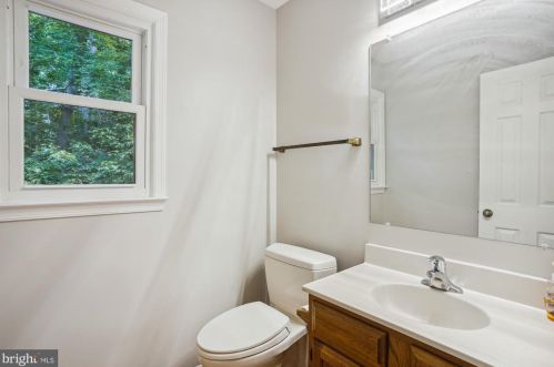13015 Montpelier Ct, Woodbridge VA  22192-3356 exterior