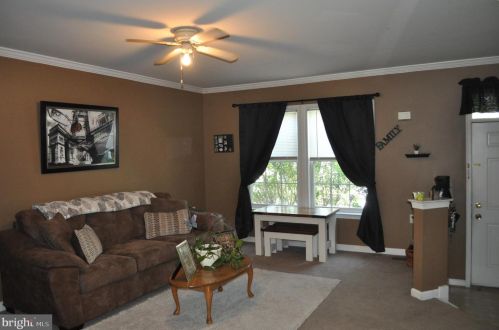 162 Dunlap Dr, Charles Town, WV 25414-6506