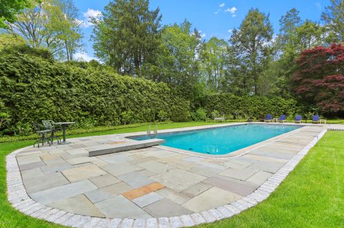 672 Lake Ave, Greenwich CT  06830-3854 exterior