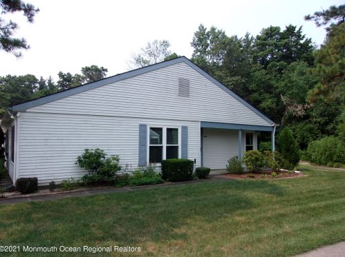 688 Friar Ct, Lakehurst, NJ 08759-6942