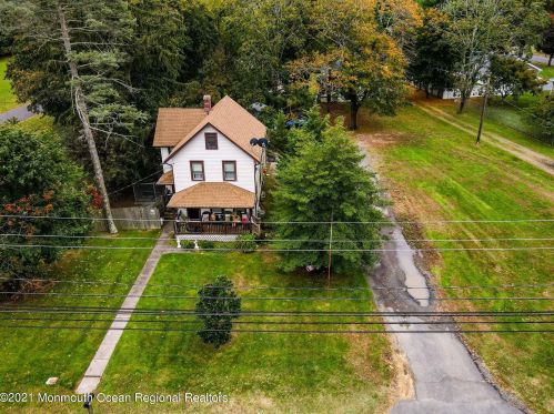 48 Monmouth Rd, Tinton Falls, NJ 07724-2343