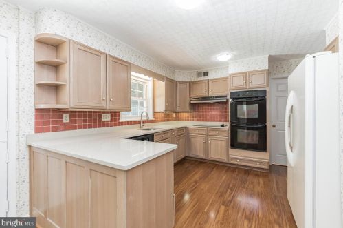 13825 Gate Dr, Silver Spring MD 20906-2208 exterior