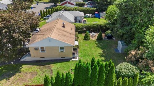 12 Cozy Ln, Waterbury, CT 06706-2120