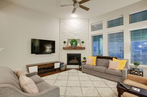 209 Sunrise Dr, Argyle TX 76226-1298 exterior