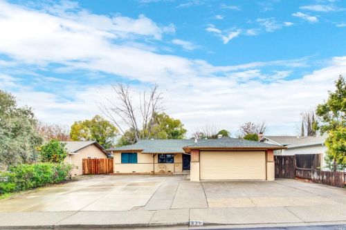 536 Isabella Dr, Vacaville, CA 95687-5817