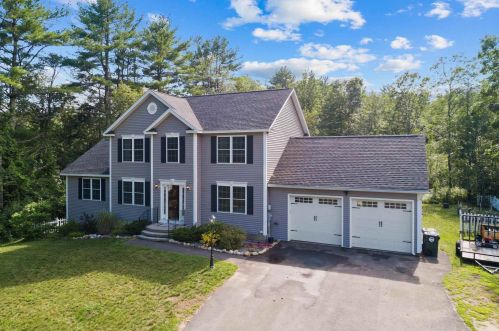 261 Dunbarton Rd, Goffstown, NH 03045-2820