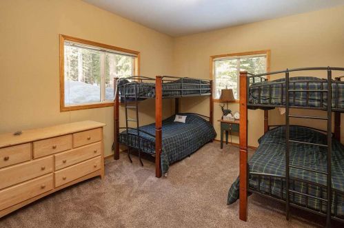13848 Copenhagen Dr, Truckee CA  96161-6626 exterior