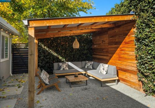 2245 Krueger Dr, Concord CA  94520-1750 exterior