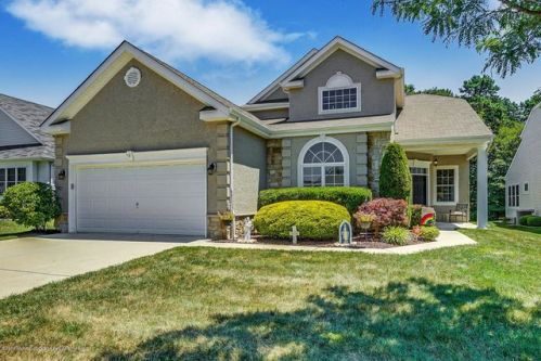 3 Blackmoor Dr, Jackson Twp, NJ 08527-2659
